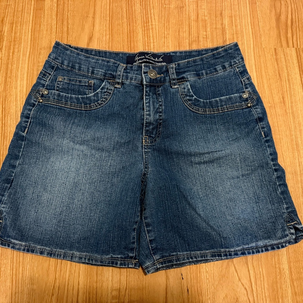 Gloria Vanderbilt Dark Blue Jean Shorts